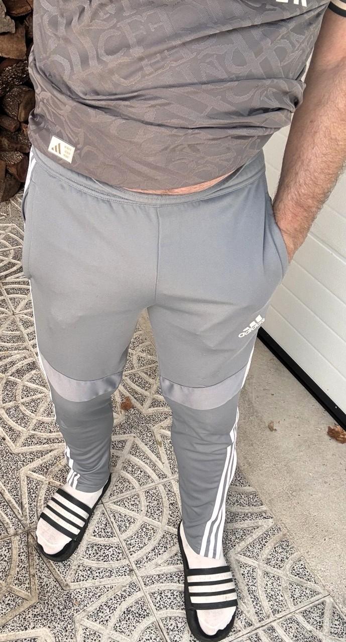 pantalon adidas 🥵💦 — foto 1