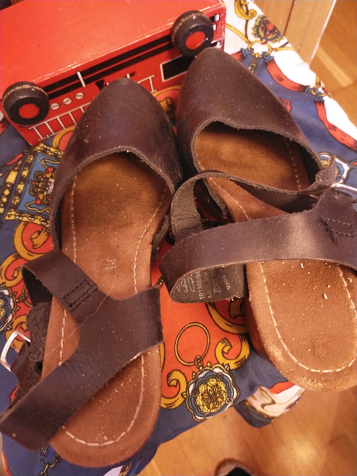 Tacones usados apestosos — foto 6