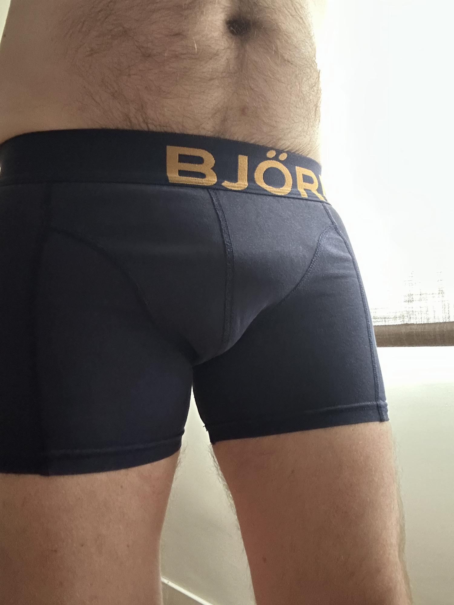 Boxer agarra pakete  — foto 1