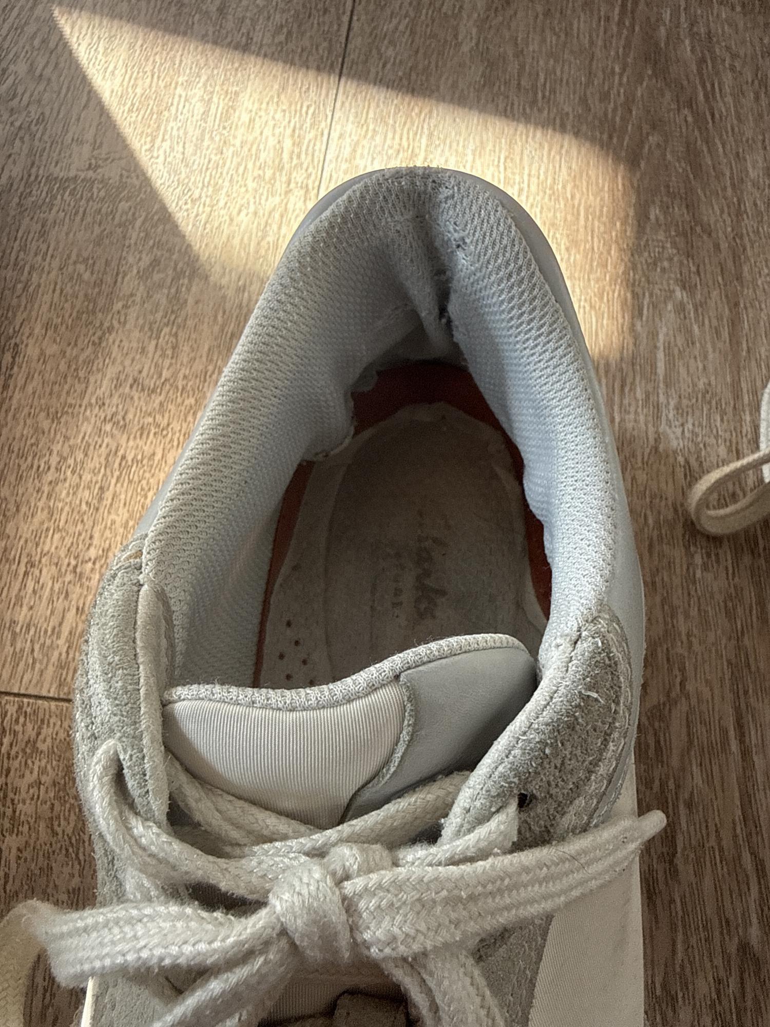 Zapatos con mucho uso — foto 3