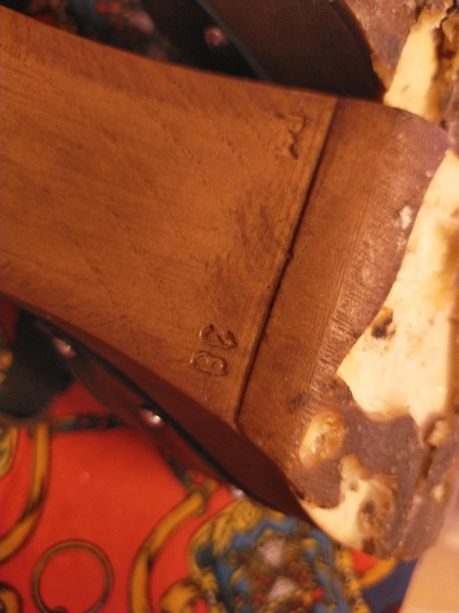 Tacones usados apestosos — foto 2