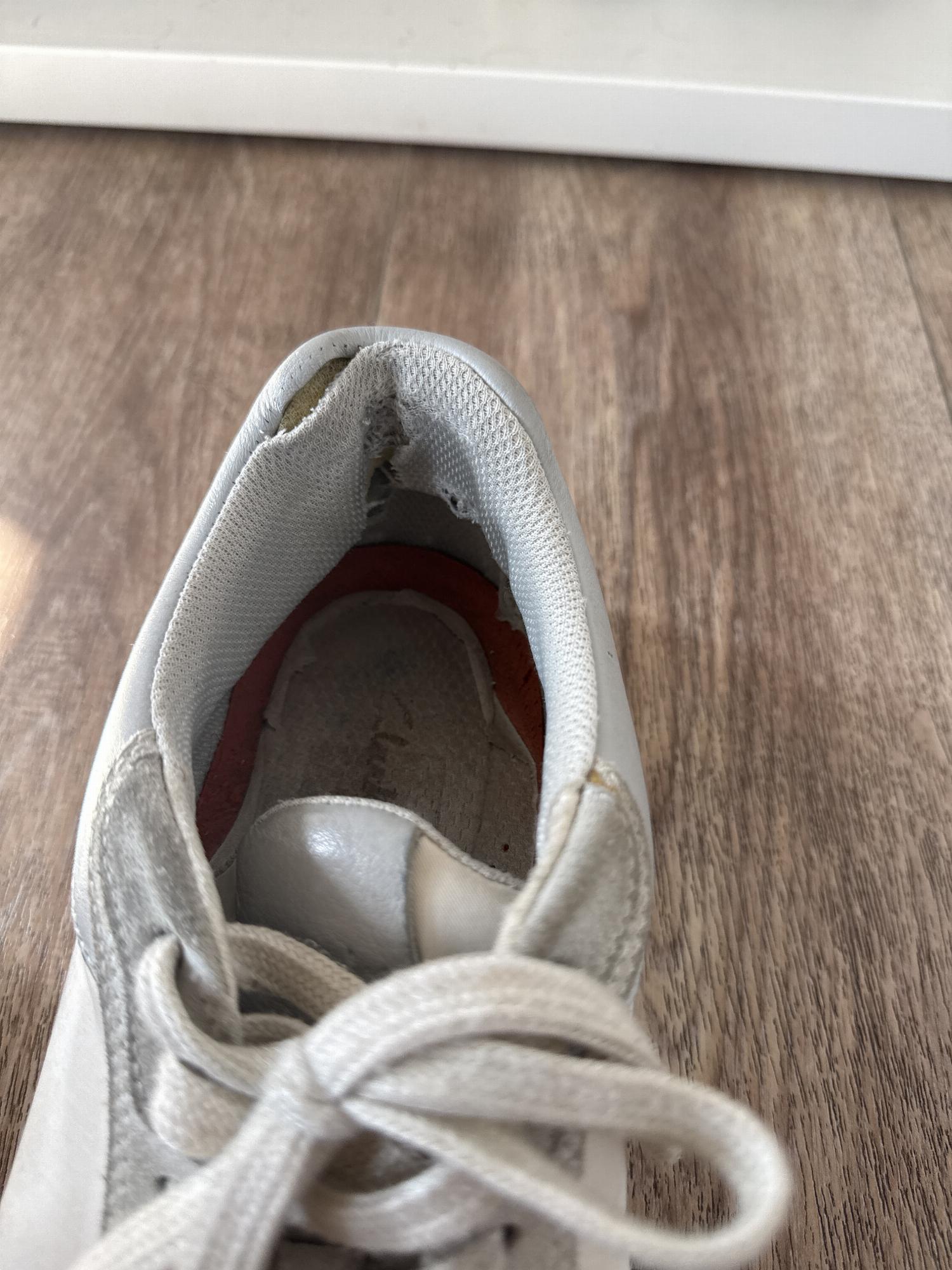 Zapatos con mucho uso — foto 4