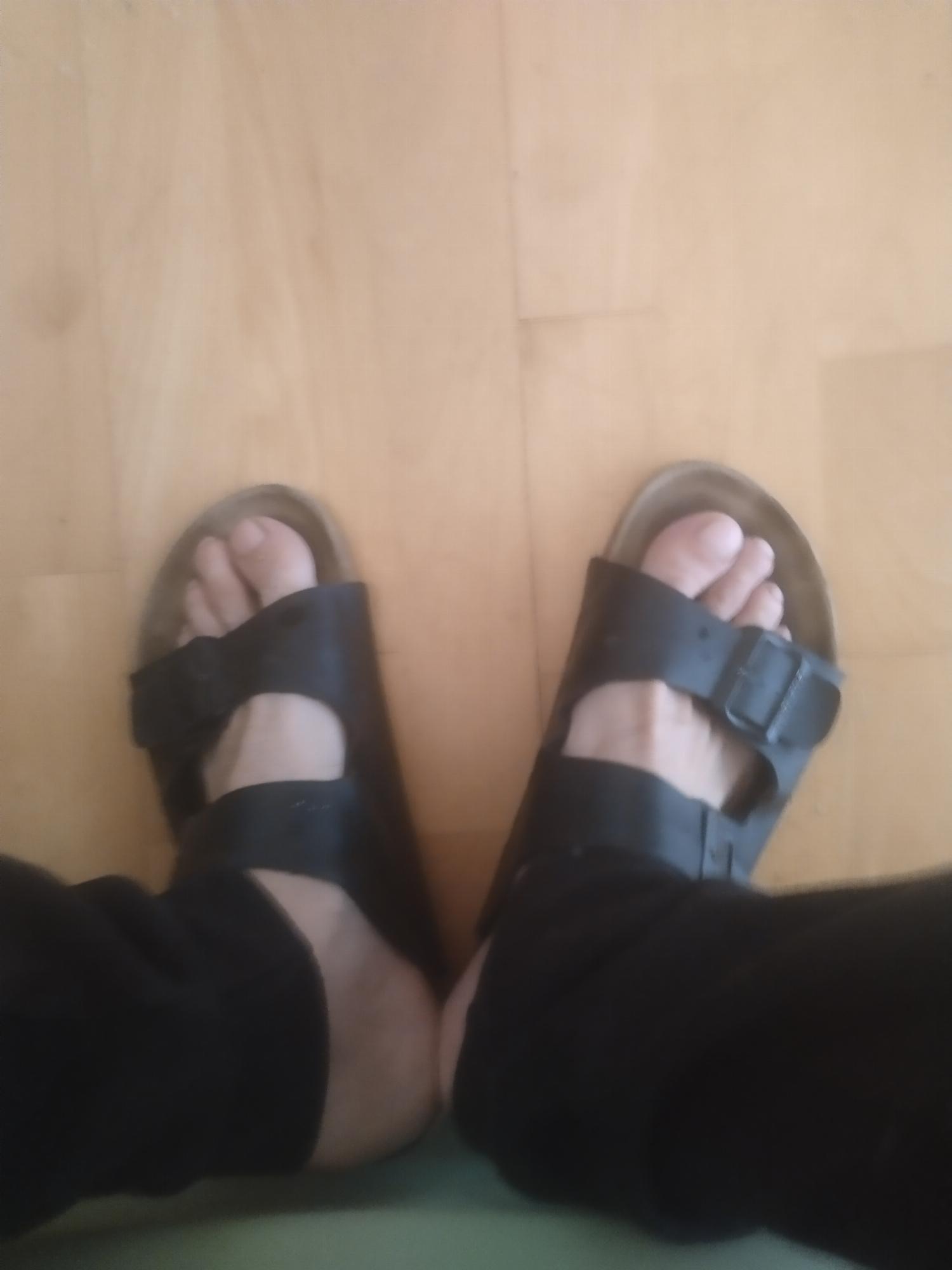 Zapas sudaditas y mucho olor a pies — foto 1